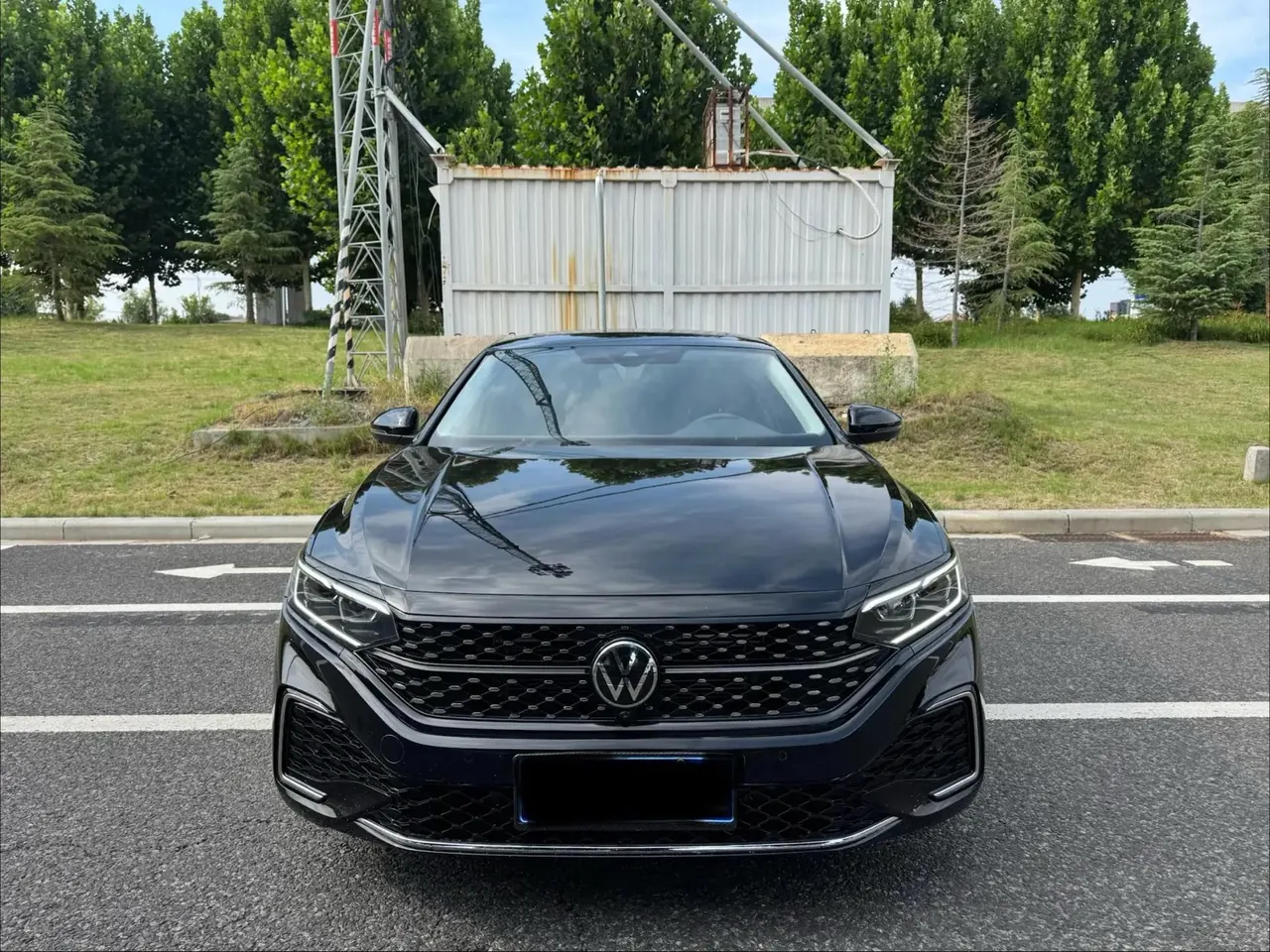 Volkswagen 2023 Passat 2.0TSI 330TSI Luxury Edition (facelift) Automatic 2