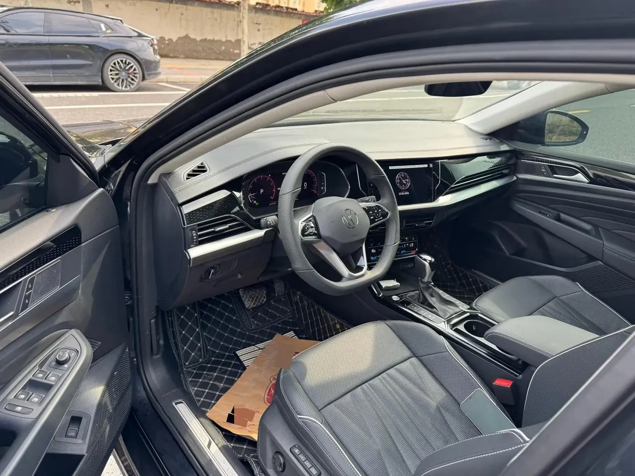 Volkswagen 2023 Passat 2.0TSI 330TSI Luxury Edition (facelift) Automatic 4