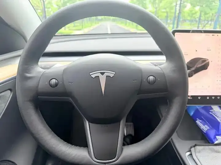 Model Y 2022 rear-wheel drive version 5