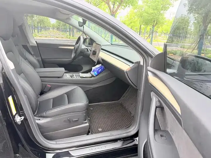 Model Y 2022 rear-wheel drive version 9
