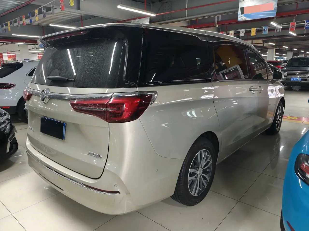 Buick GL8 2021 ES Land Business 653T Prestige Model 3
