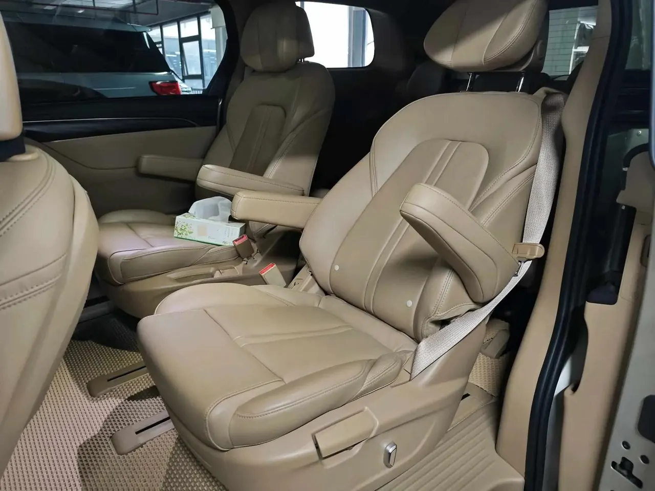 Buick GL8 2021 ES Land Business 653T Prestige Model 6