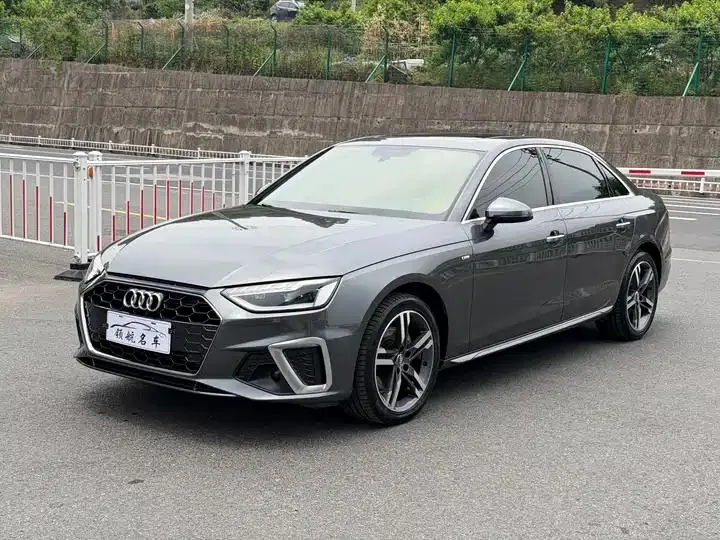 Audi A4L 2020 model 40 TFSI Luxury Dynamic Edition - View 1