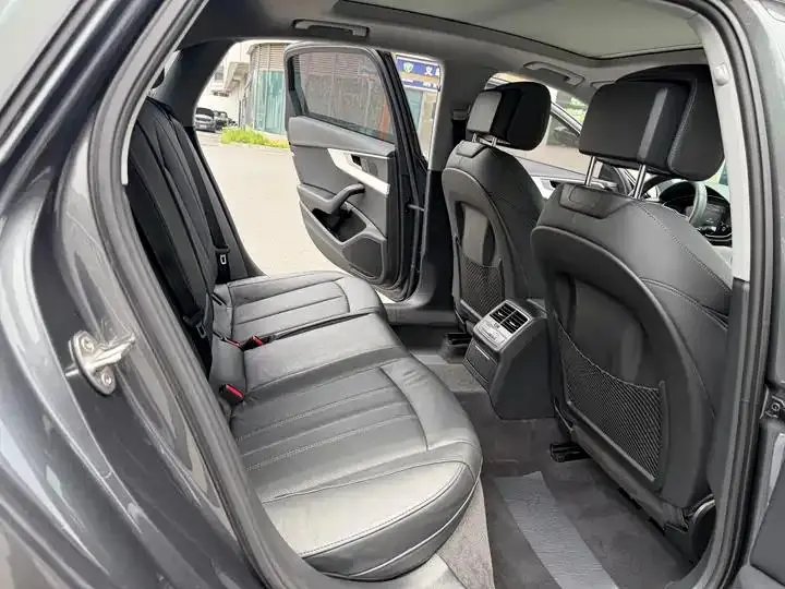 Audi A4L 2020 model 40 TFSI Luxury Dynamic Edition 11
