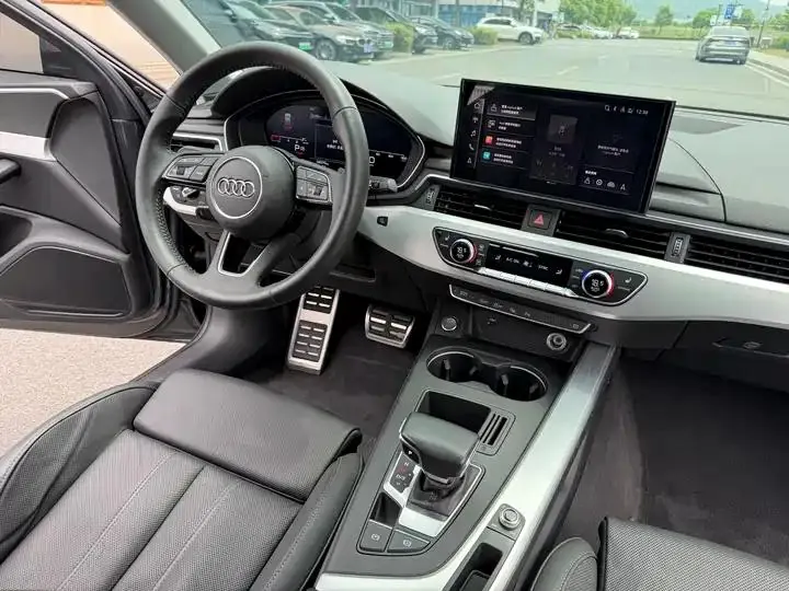 Audi A4L 2020 model 40 TFSI Luxury Dynamic Edition 18