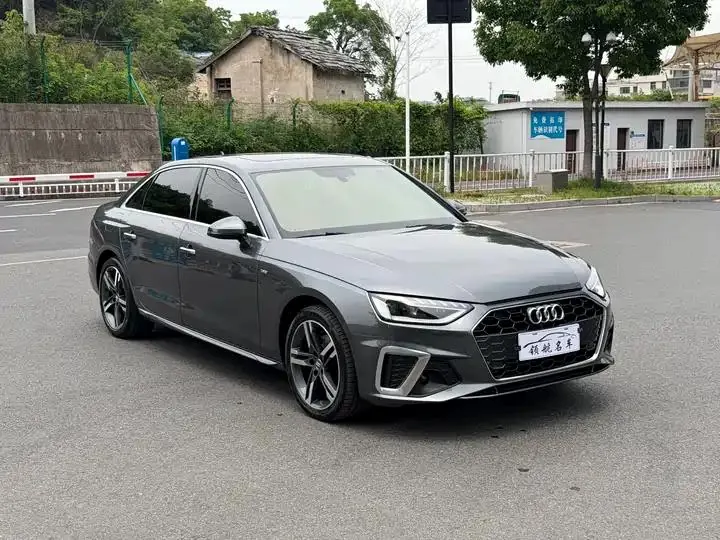 Audi A4L 2020 model 40 TFSI Luxury Dynamic Edition 3