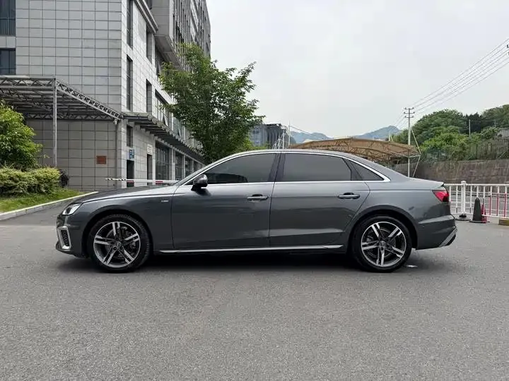 Audi A4L 2020 model 40 TFSI Luxury Dynamic Edition 4