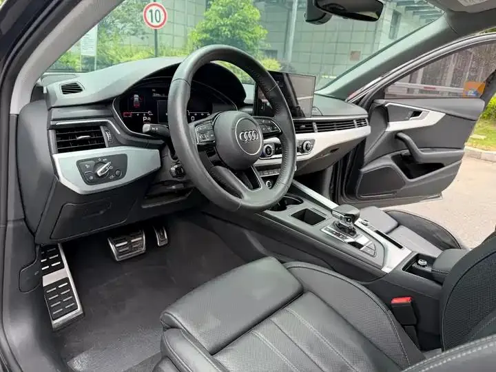 Audi A4L 2020 model 40 TFSI Luxury Dynamic Edition 9