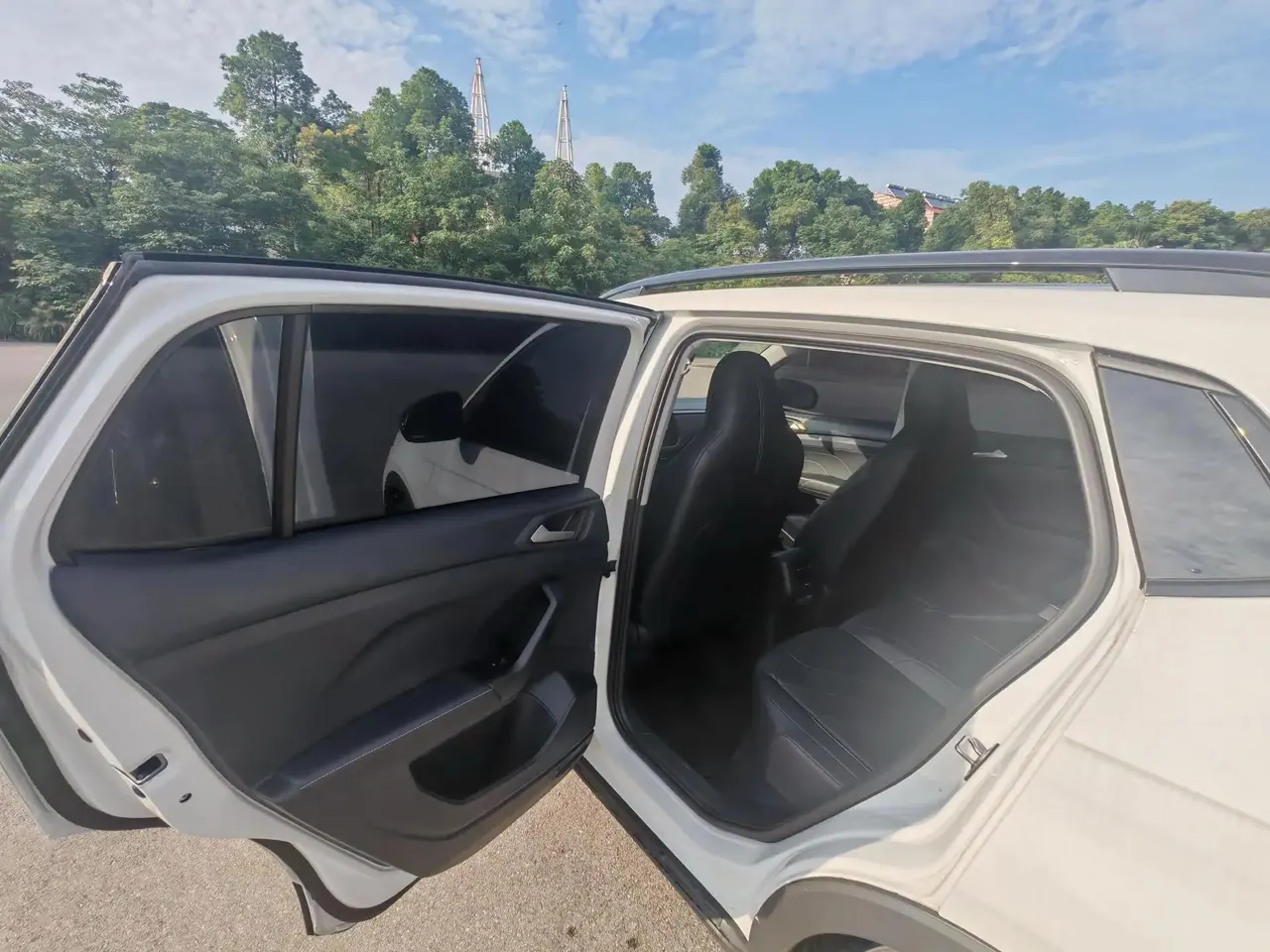 Volkswagen 2025 T-Roc New Edition 1.5TSI 300TSI Prestige Automatic 5