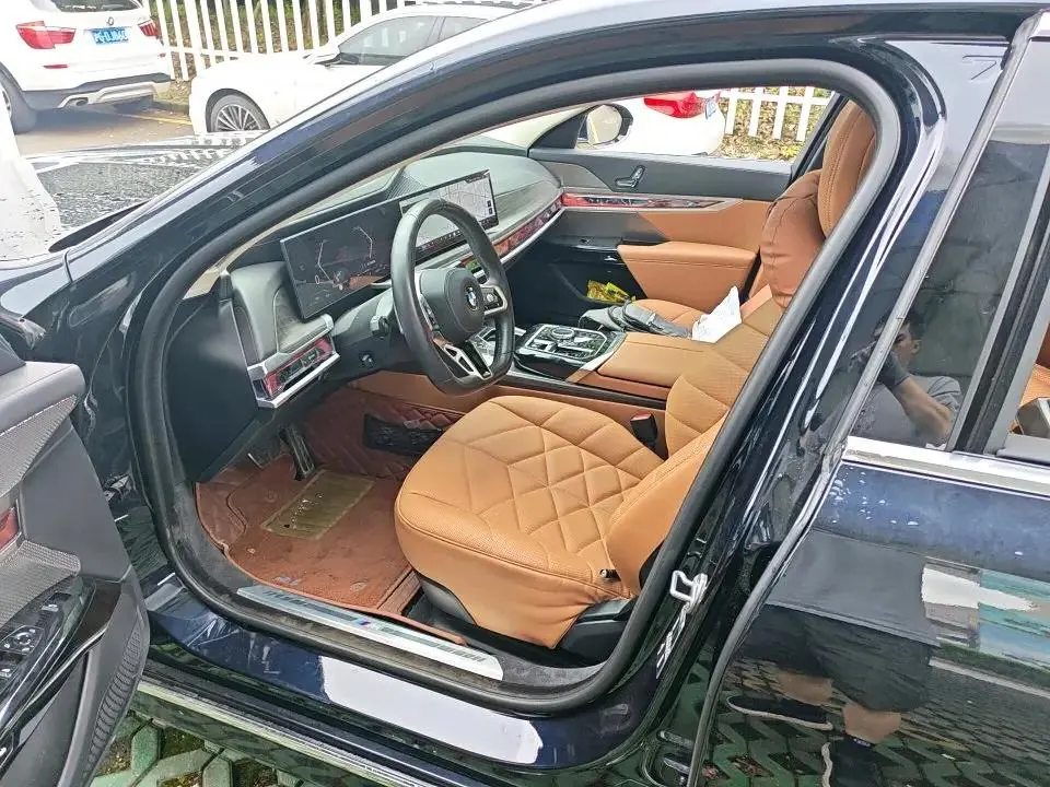 BMW 7 Series (Imported) 2023 735Li 48V 3.0T M Sport Package Automatic 5