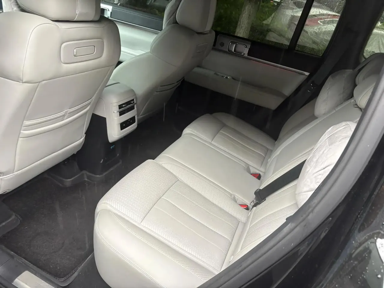 FangChengBao 2025 Titanium 7 1.5T Stepless 200KM Two-Drive Max Edition Automatic Gear 3
