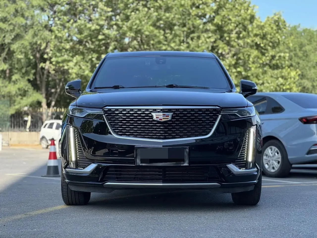 Cadillac XT6 2022 2.0T 6-seat 4-wheel drive fashion model 2
