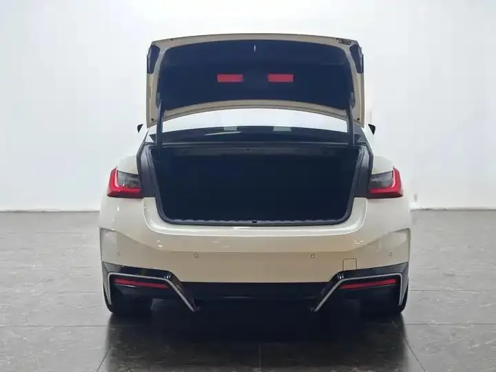 BMW i3 2024 eDrive 35 L 12