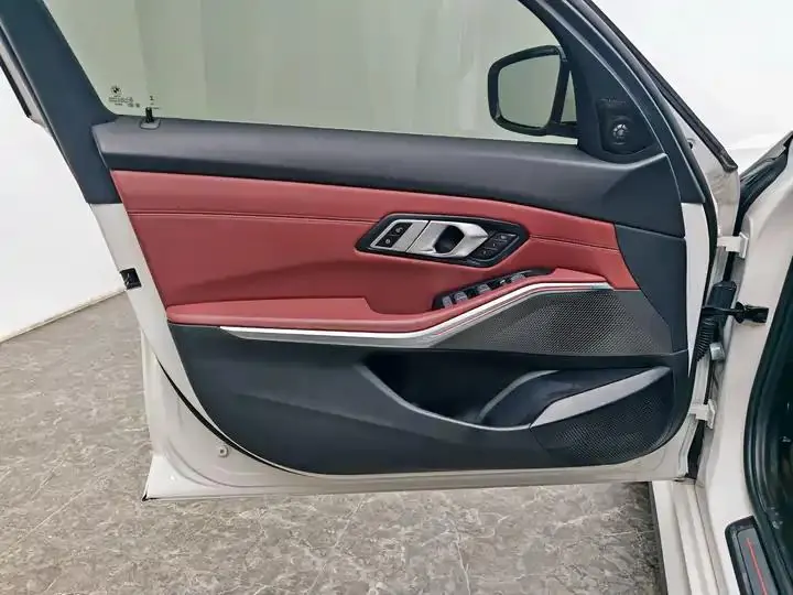 BMW i3 2024 eDrive 35 L 19