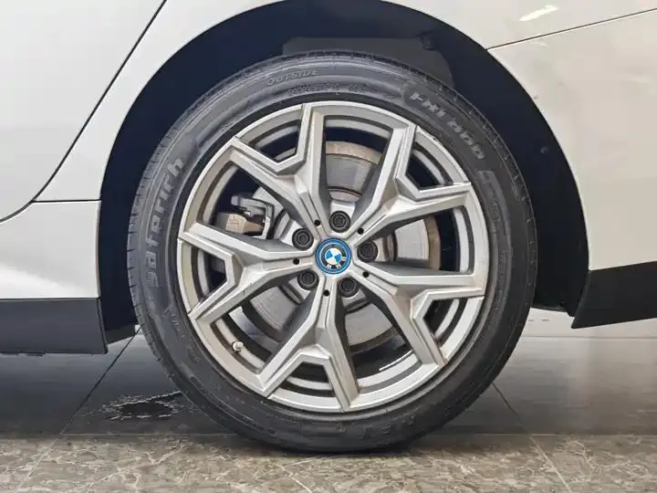 BMW i3 2024 eDrive 35 L 9