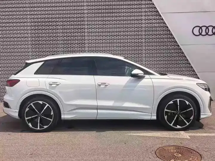 Audi Q4 e-tron 2023 50 e-tron quattro Edition 6