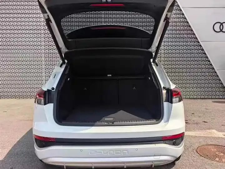 Audi Q4 e-tron 2023 50 e-tron quattro Edition 8