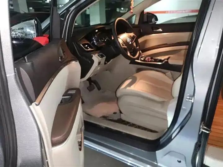 Buick GL8 2023 Land Business Class Smart 9