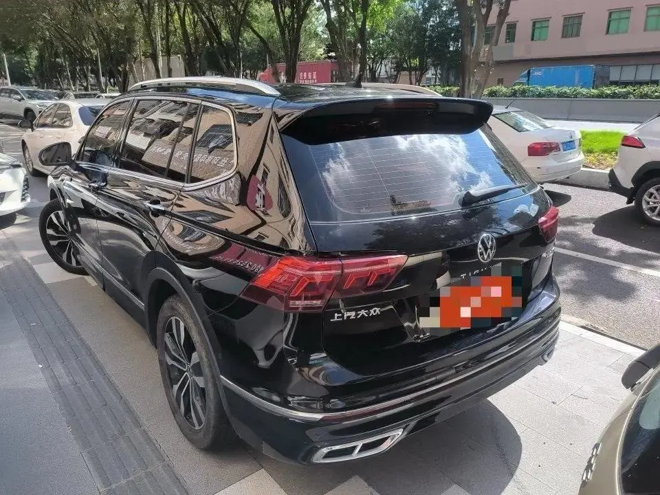 Tiguan L 2023 330TSI Automatic Two-Drive R-Line Enjoy Edition 4