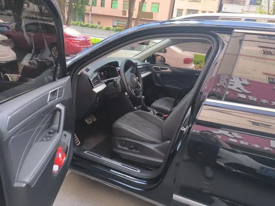 Tiguan L 2023 330TSI Automatic Two-Drive R-Line Enjoy Edition 5