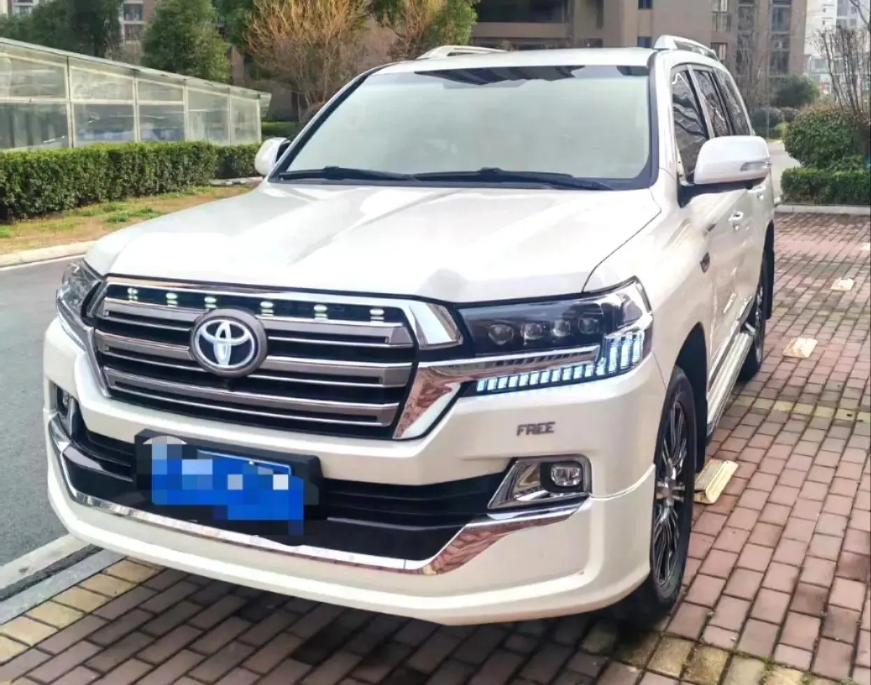Open image lightbox: Toyota Land Cruiser (Imported) 2018 Land Cruiser 4.0L Middle East Edition Automatic Gear