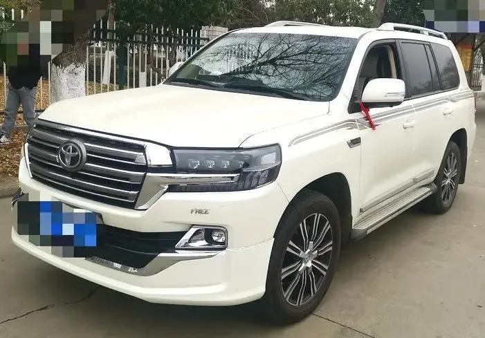 Toyota Land Cruiser (Imported) 2018 Land Cruiser 4.0L Middle East Edition Automatic Gear 2