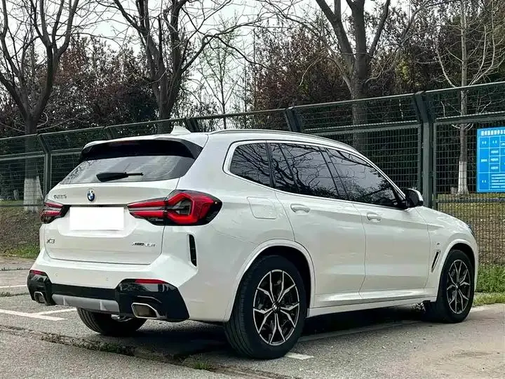 BMW X3 2022 xDrive25i M sports suit 12