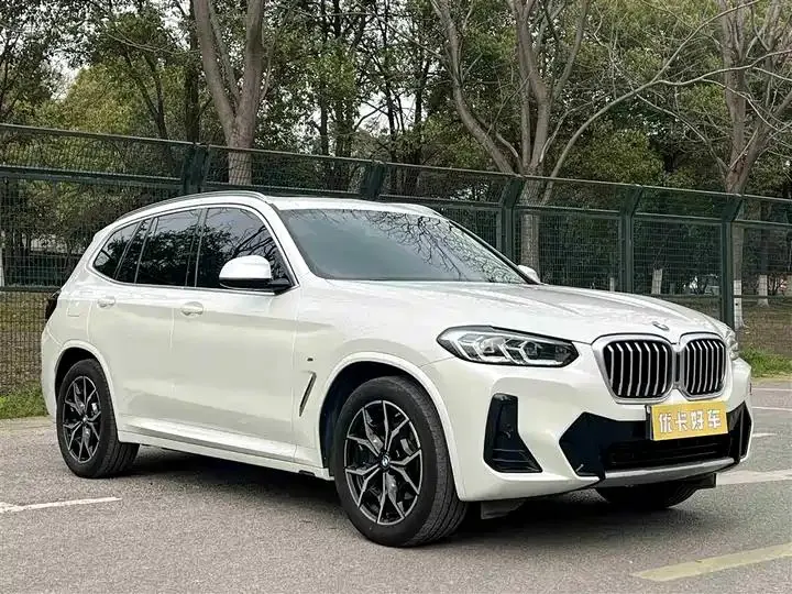 BMW X3 2022 xDrive25i M sports suit 3