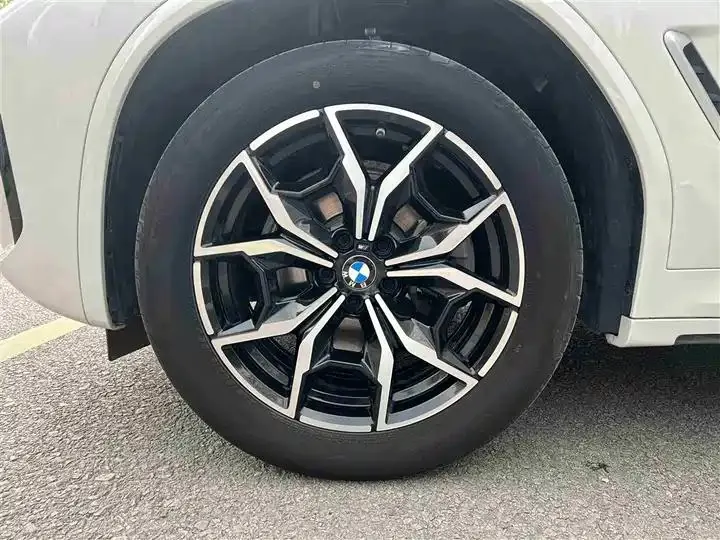 BMW X3 2022 xDrive25i M sports suit 32