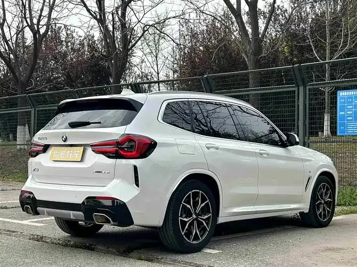 BMW X3 2022 xDrive25i M sports suit 6