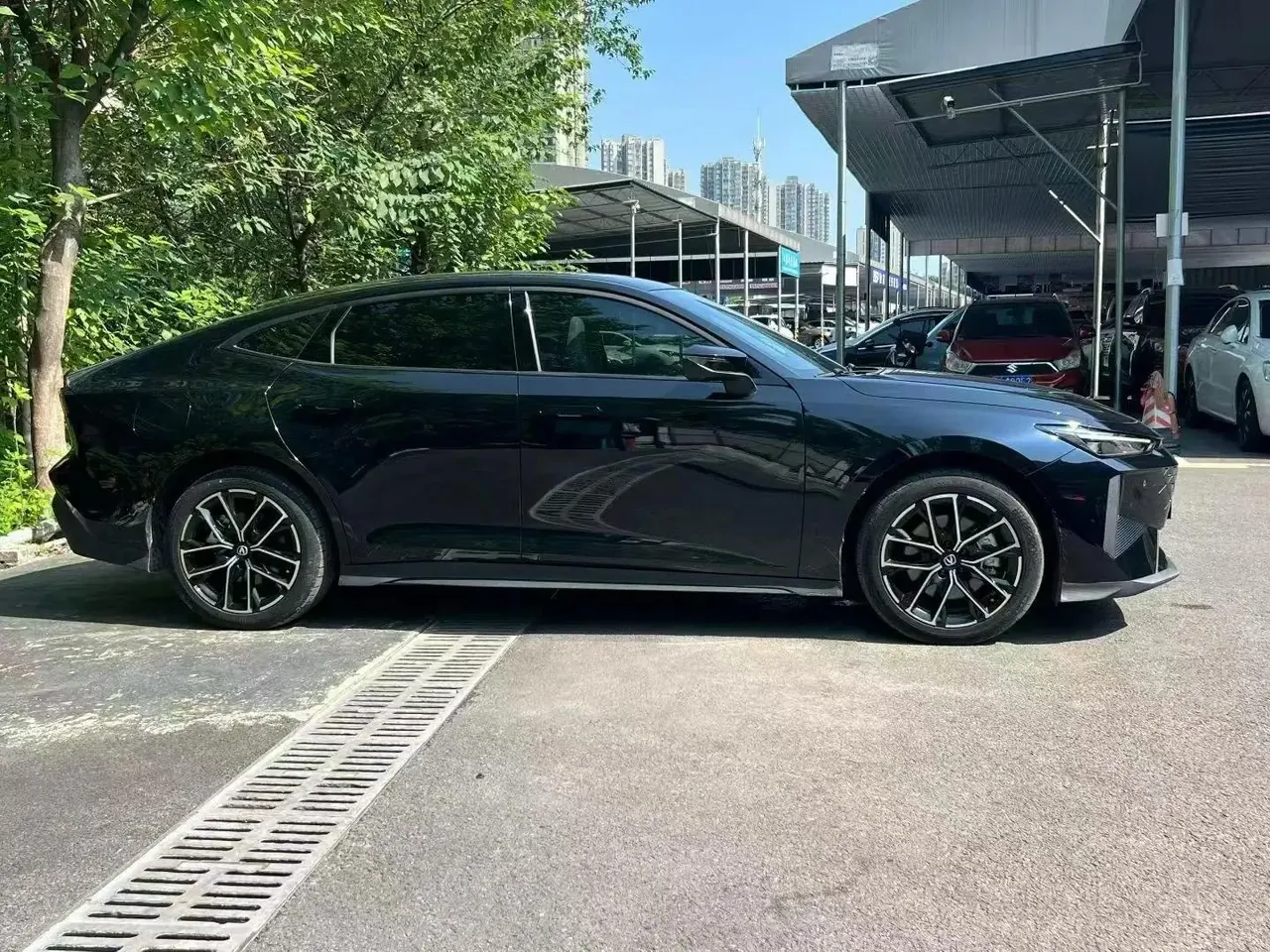 ChangAn 2024 UNI-V Smart Electric iDD 1.5 CVT Blue Whale 136km Intelligent Supreme Edition Automatic 8