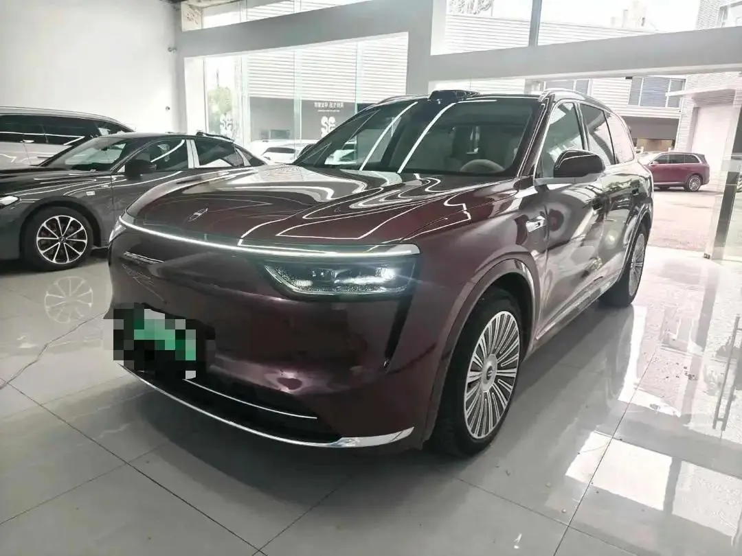 AITO M8 2025 extended range Ultra version 53.4kWh 5-seat version - View 1