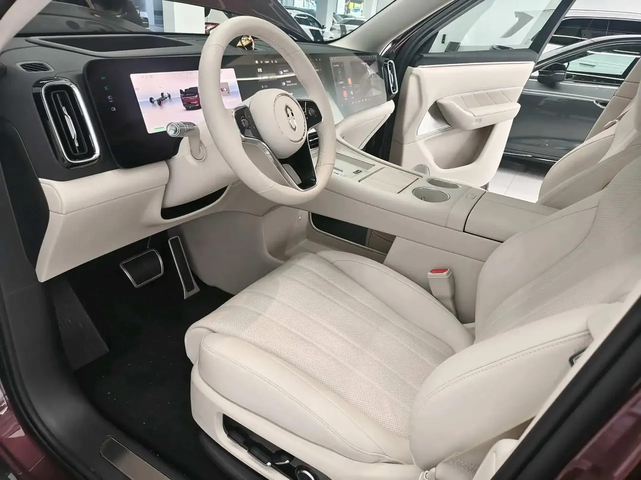 AITO M8 2025 extended range Ultra version 53.4kWh 5-seat version 5