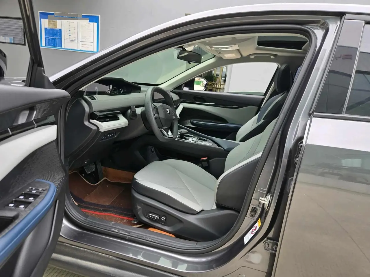 ChangAn 2023 UNI-V Smart Electric iDD 1.5T 113km Smart Fun (Fast Edition) Automatic Gear 4