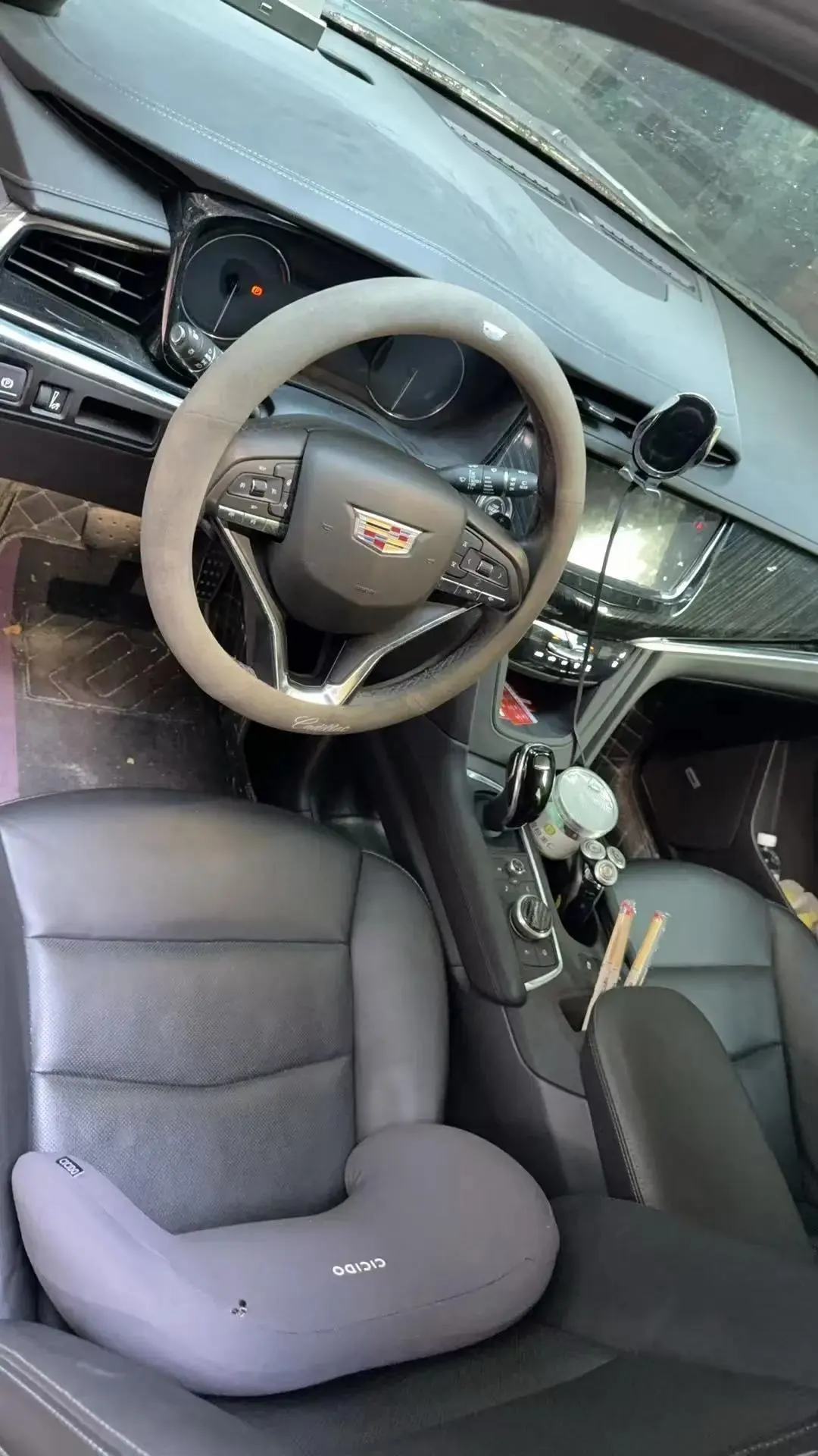 Cadillac XT6 2022 2.0T 6-seat 4-wheel drive luxury model 5
