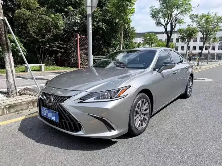 Open image lightbox: Lexus ES 2023 260 Excellence Edition