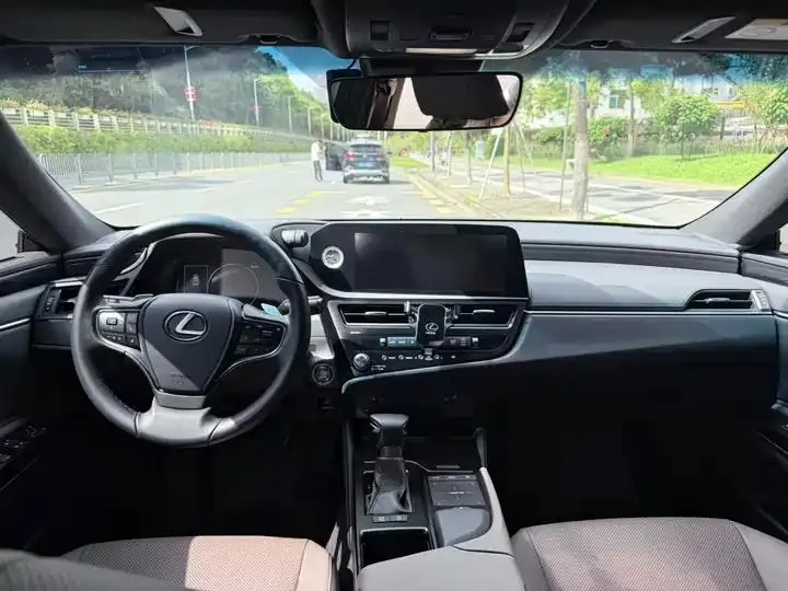 Lexus ES 2023 260 Excellence Edition 6