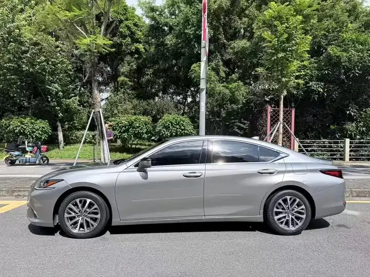Lexus ES 2023 260 Excellence Edition 9