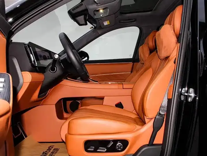 AITO M8 2025 model Range-Extended Ultra Version, 53.4 kWh, 5-seater (192-line Radar) 25
