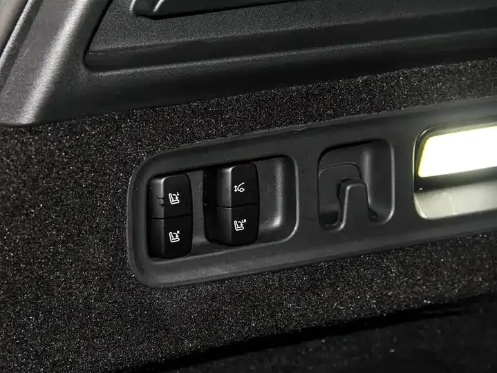 AITO M8 2025 model Range-Extended Ultra Version, 53.4 kWh, 5-seater (192-line Radar) 34