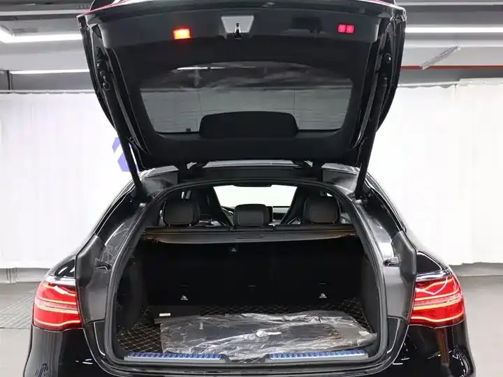 Mercedes Benz GLC Coupe AMG 2018 AMG GLC 63 S 4MATIC Coupe SUV 26