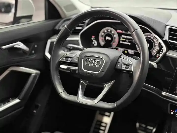 Audi Q3 2022 model 35 TFSI Fashion Dynamic Edition 14