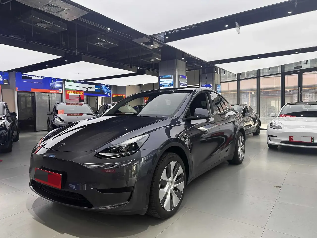 2022 Model Y Refreshed Rear-Wheel-Drive Version - View 1