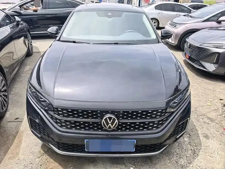 Passat 2023 380TSI Deluxe Edition 2