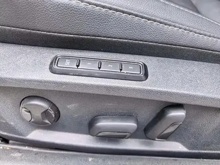 Passat 2023 380TSI Deluxe Edition 8