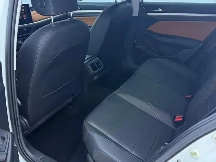 Bora 2023, 200TSI DSG Zhixing PRO Edition 12