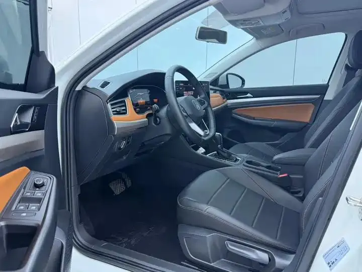Bora 2023, 200TSI DSG Zhixing PRO Edition 8