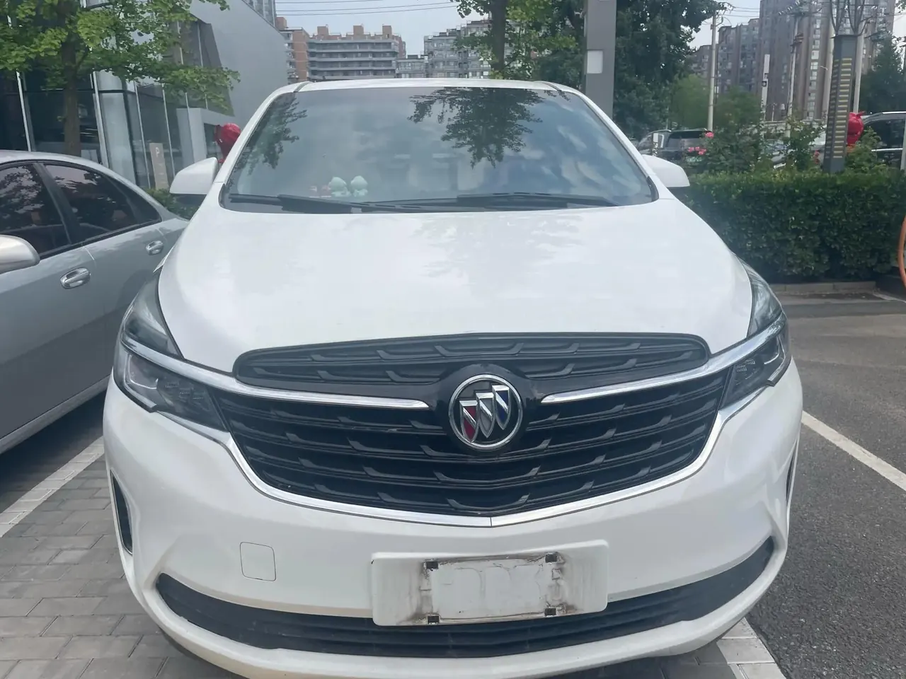 Buick GL8 2021 Land Business Class 652T Luxury Model 2