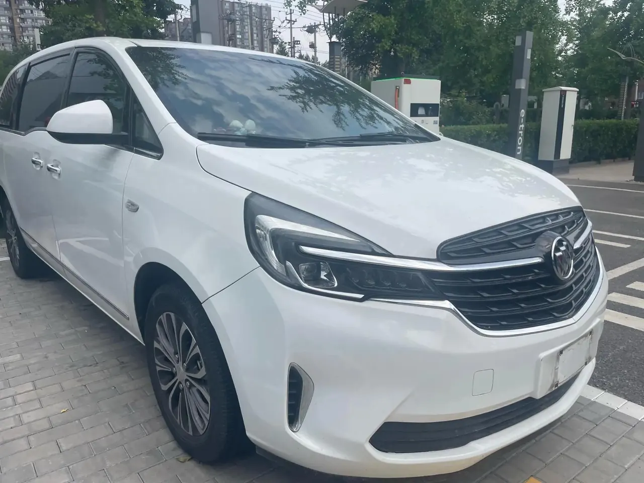 Buick GL8 2021 Land Business Class 652T Luxury Model 3