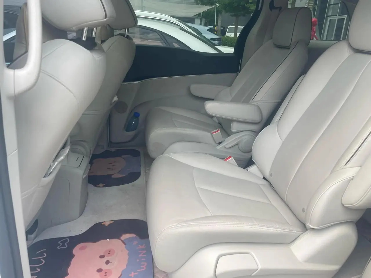 Buick GL8 2021 Land Business Class 652T Luxury Model 9